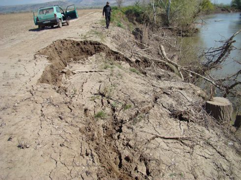 lateral spreading, Pinios River